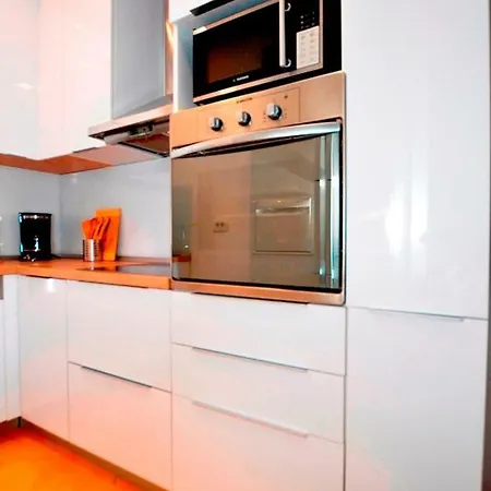 New And Sunny 5 Min From Beach Trstenik شقة