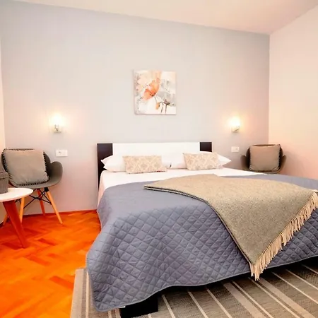New And Sunny 5 Min From Beach Trstenik شقة *