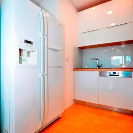 New And Sunny 5 Min From Beach Trstenik *
