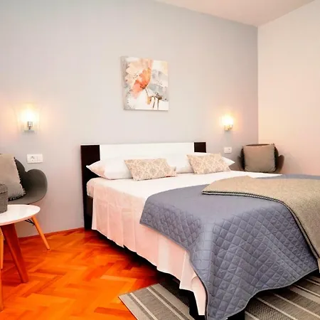 New And Sunny 5 Min From Beach Trstenik * سبليت