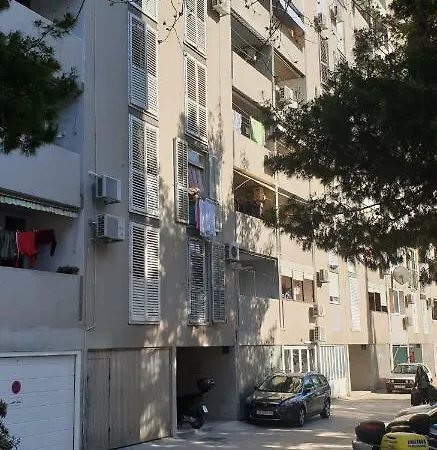 New And Sunny 5 Min From Beach Trstenik سبليت
